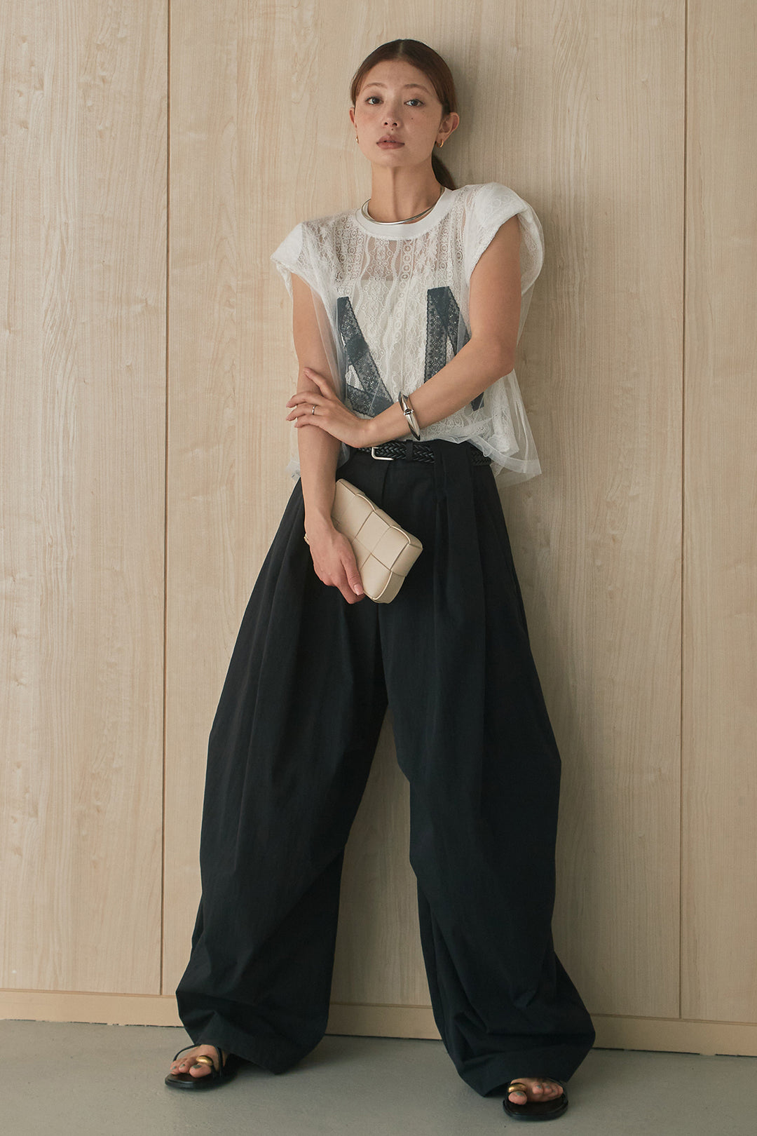 [SET]ロゴレースチュール重ねトップス+ニーサイドタックボリュームカーブパンツ(2set)