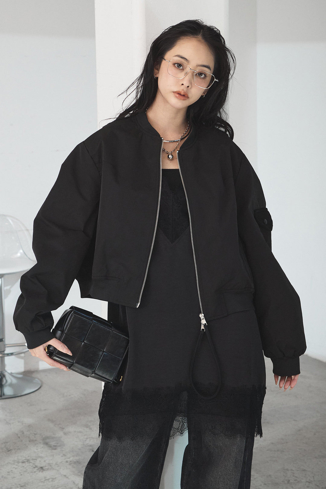 [SET]袖ギャザーデザインブルゾン+レース切り替えキャミソール+デニムアシメカーブパンツ(3set)