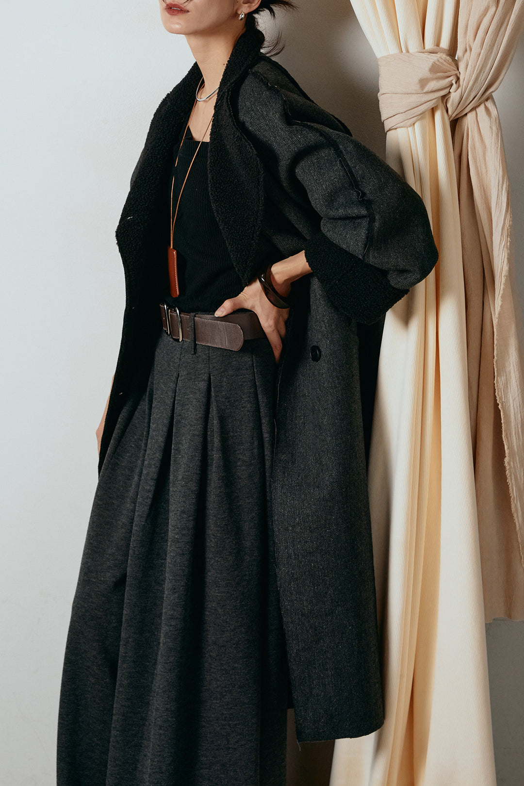 [SET]裏地ボアハイネックロングアウター+フェイクレザー太ベルト付きタックワイドパンツ(2set)