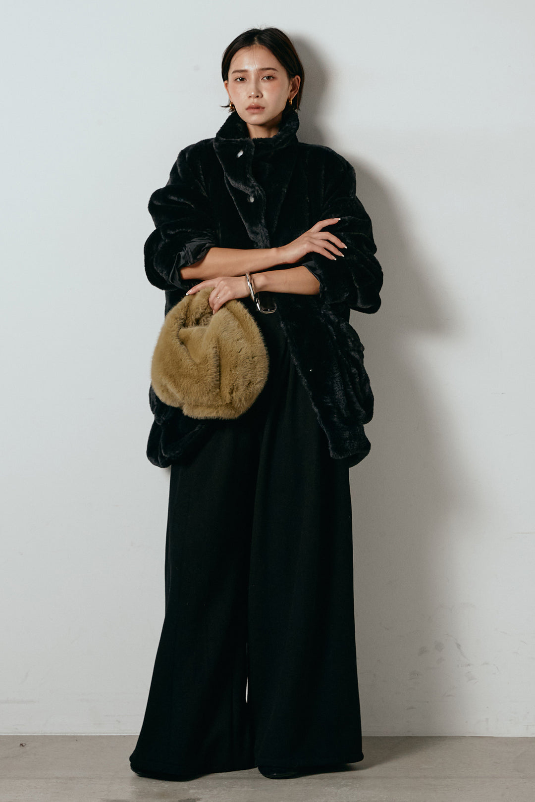 [SET]スタンドネックファーコート+フェイクレザー太ベルト付きタックワイドパンツ(2set)