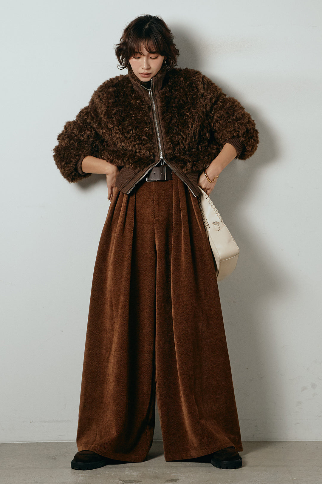 [SET]ハイネックショート丈ボアジップブルゾン+ベルトループコーデュロイワイドパンツ(2set)