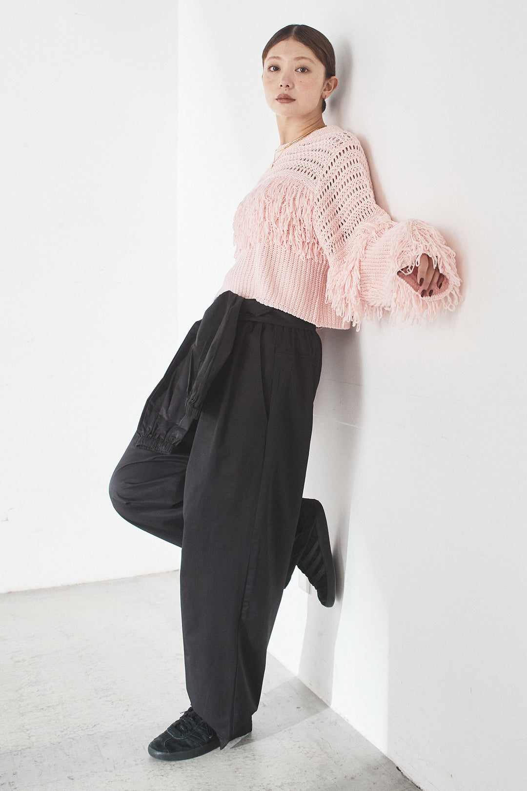 [SET]メッシュフリンジ切り替えプルオーバー+合繊ツイルスタンドウエスト巻きジョガーパンツ(2set)