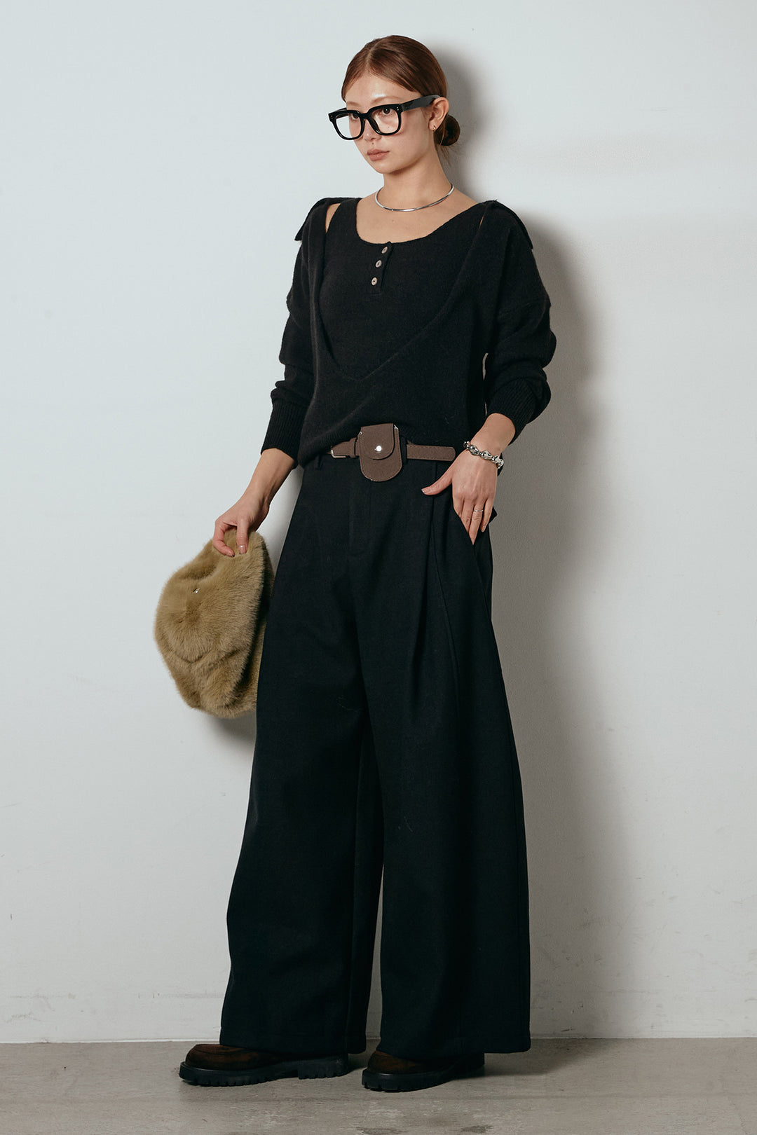 [SET]襟付きレイヤードニットトップス+ポーチベルト付きカーブパンツ(2set)