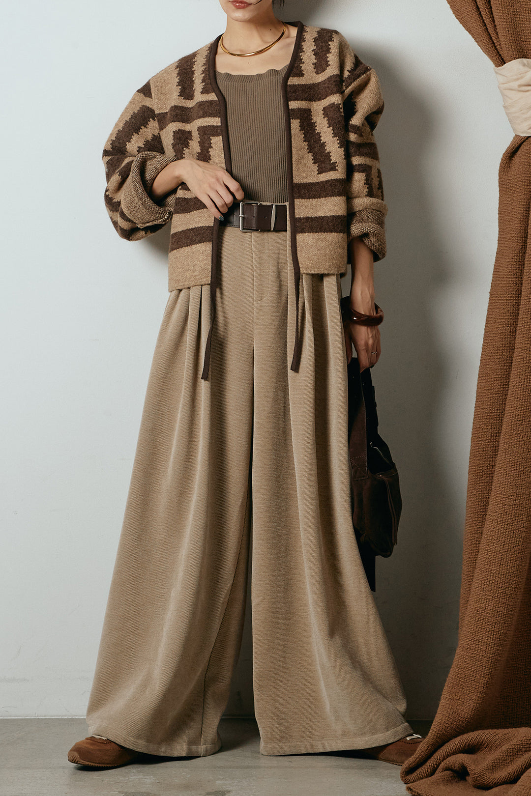 [SET]ノーカラー幾何学模様アウター+ベルトループコーデュロイワイドパンツ(2set)