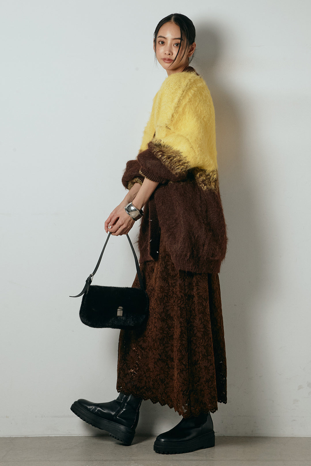 [SET]起毛グラデーションニットカーディガン+花柄刺繍ベロアフレアスカート(2set)