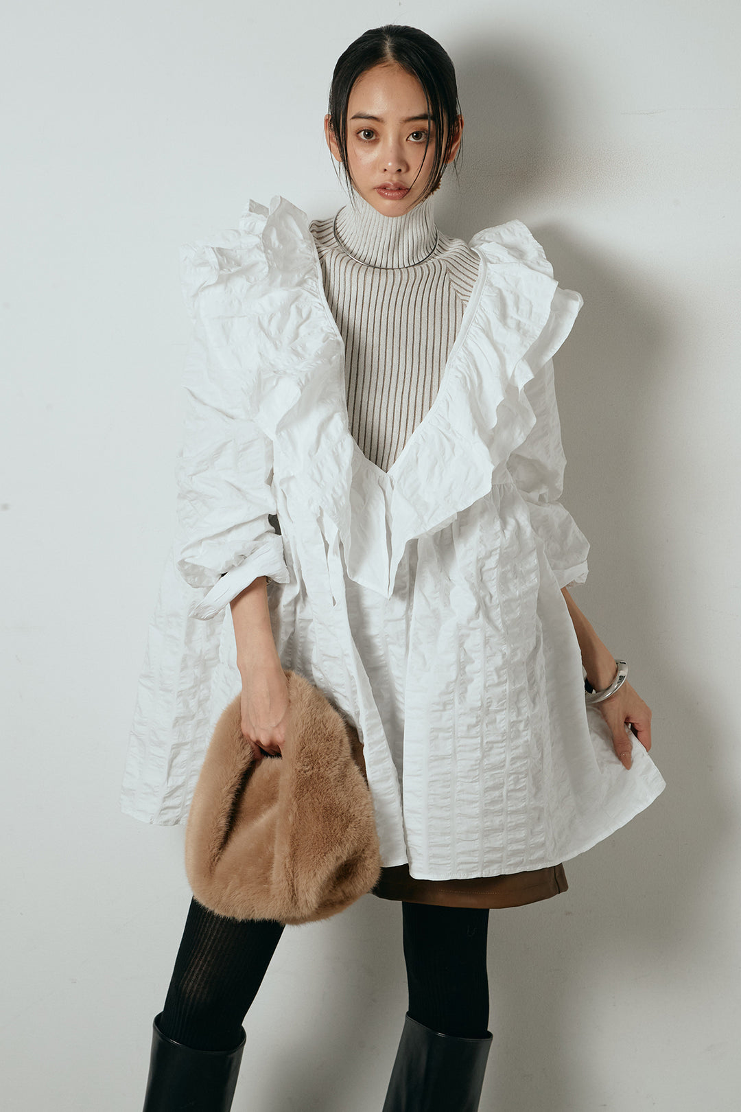 [SET]Vネックフリルカラーブラウス+リブニットシームレスタートルプルオーバー(2set)