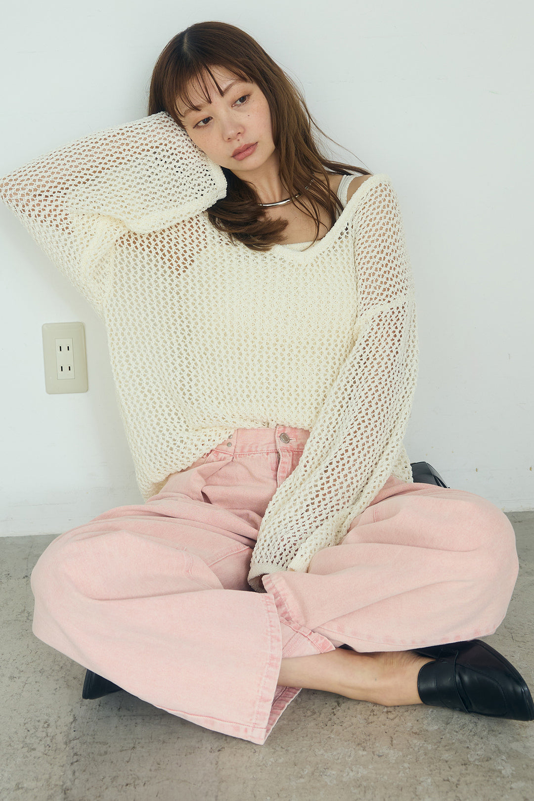 [SET]メッシュ編みビスチェセットVネックプルオーバー+カラーデニムタックカーブパンツ(2set)