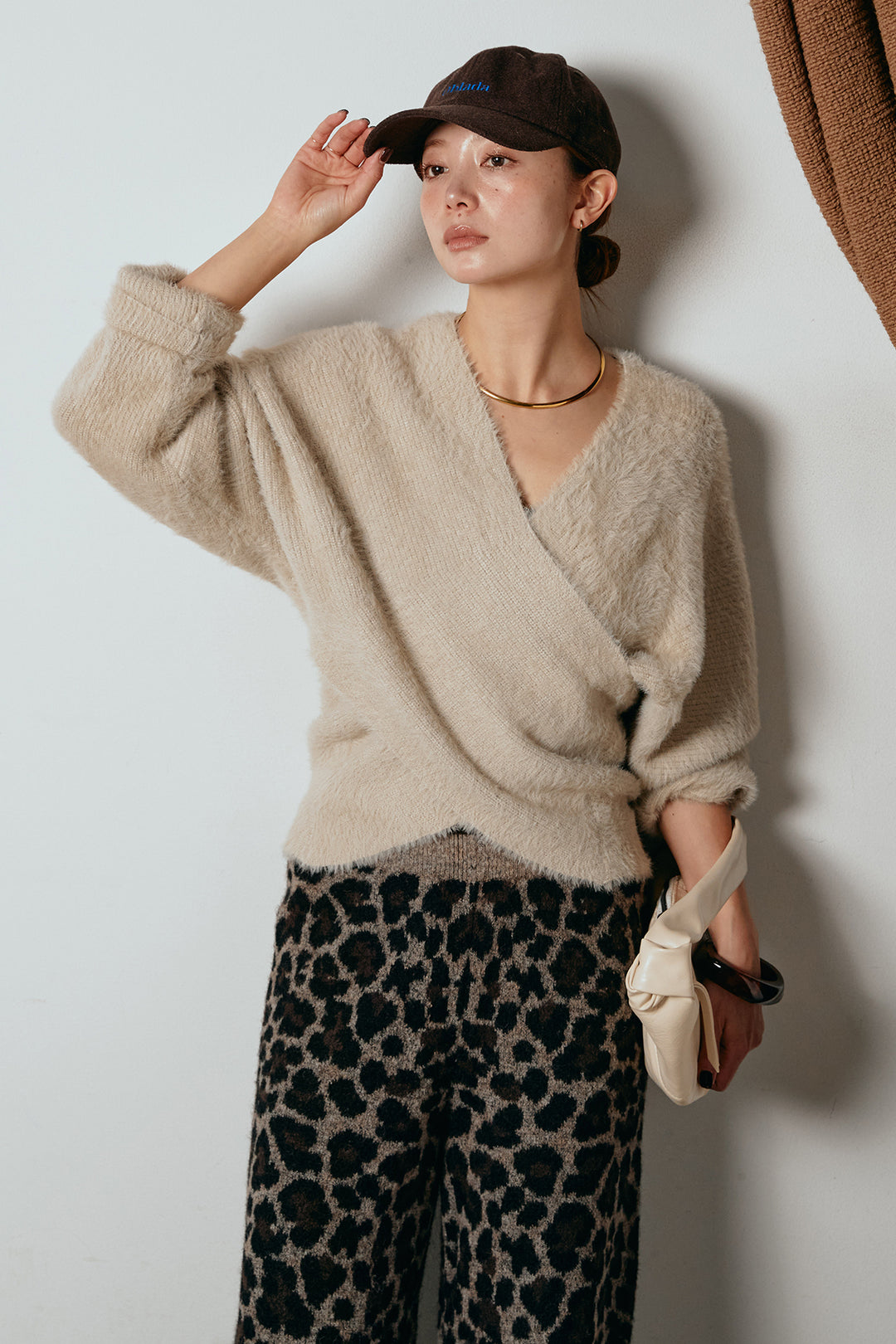 [SET]シャギーカシュクールニットトップス+リラックスレオパード柄ニットパンツ(2set)