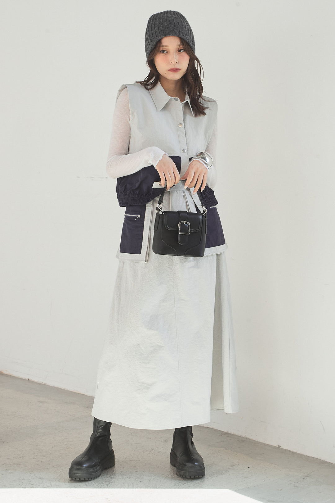 [SET]襟付きナイロンベスト+サイドデザインナイロンスカート+リブシアークルーネック長袖トップス(3set)