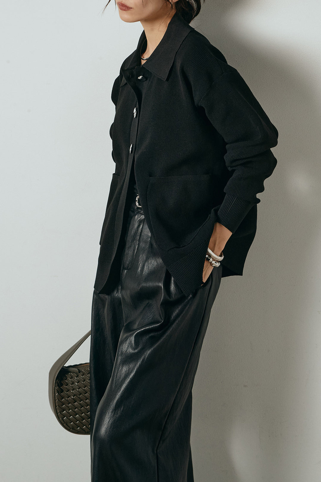 [SET]メタル釦衿付きニットカーディガン+ベルト付きレザーライクタックパンツ(2set)