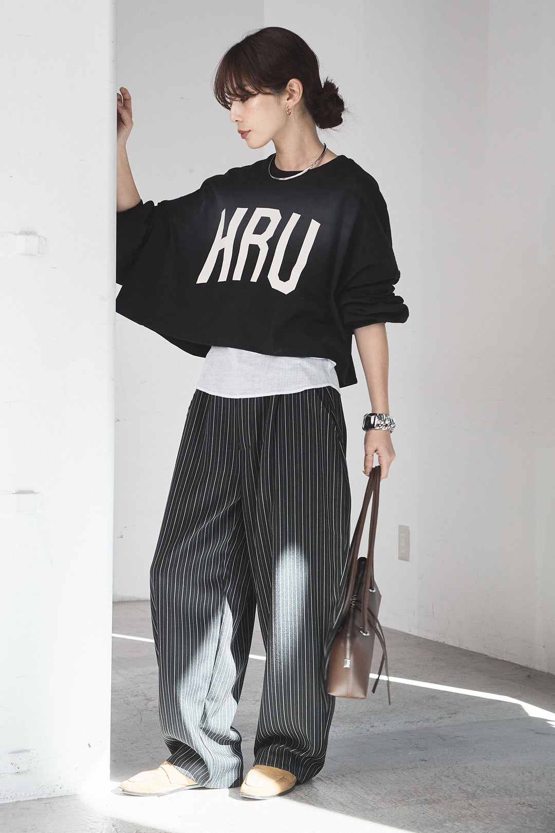 [SET]ビッグロゴHRU袖ボリュームトップス+リブシアークルーネック長袖トップス(2set)