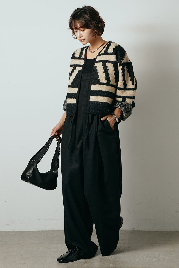 [SET]ノーカラー幾何学模様アウター+ウール混フランネルワイドサロペット(2set)