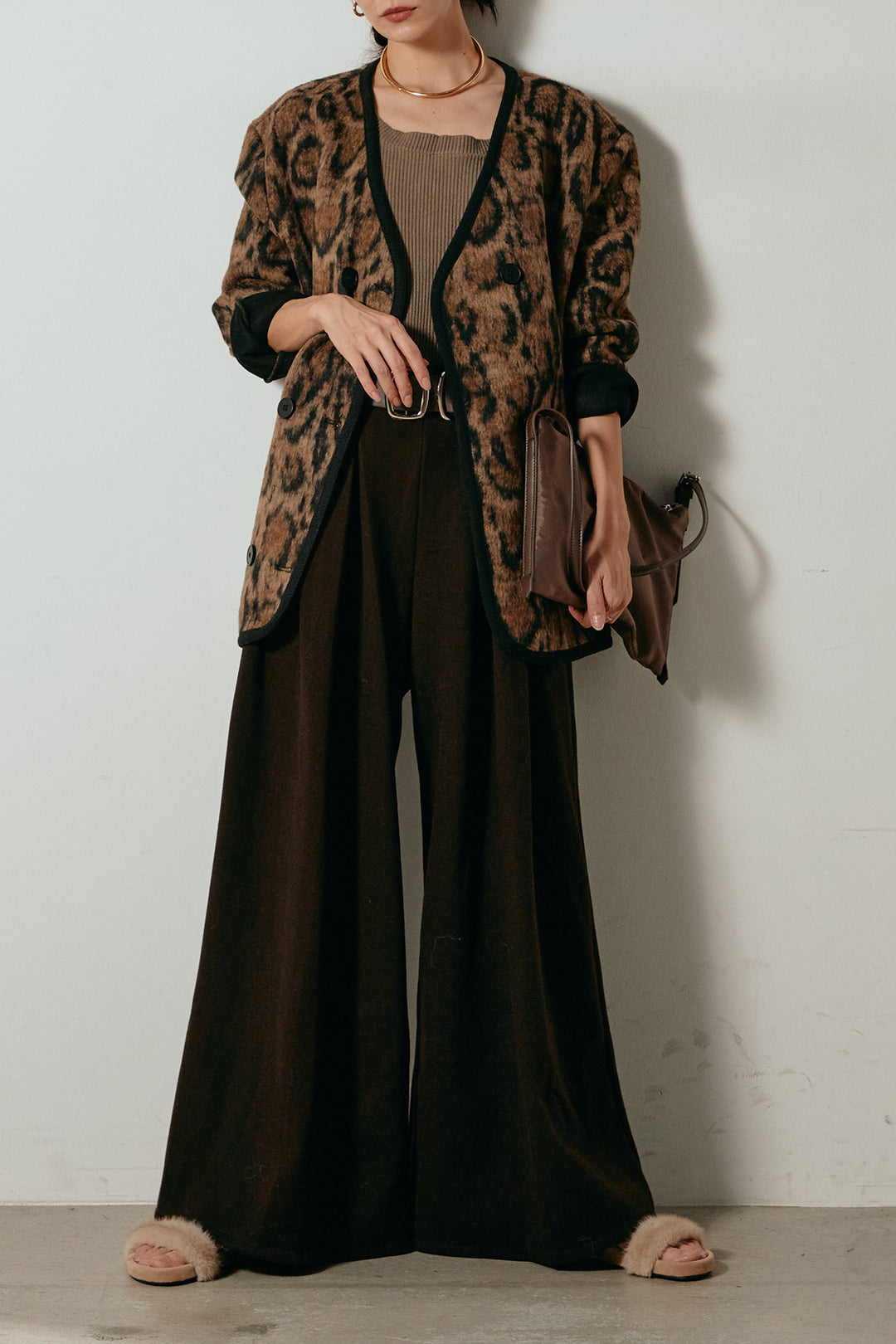 [SET]ノーカラーレオパード柄アウター+フェイクレザー太ベルト付きタックワイドパンツ(2set)