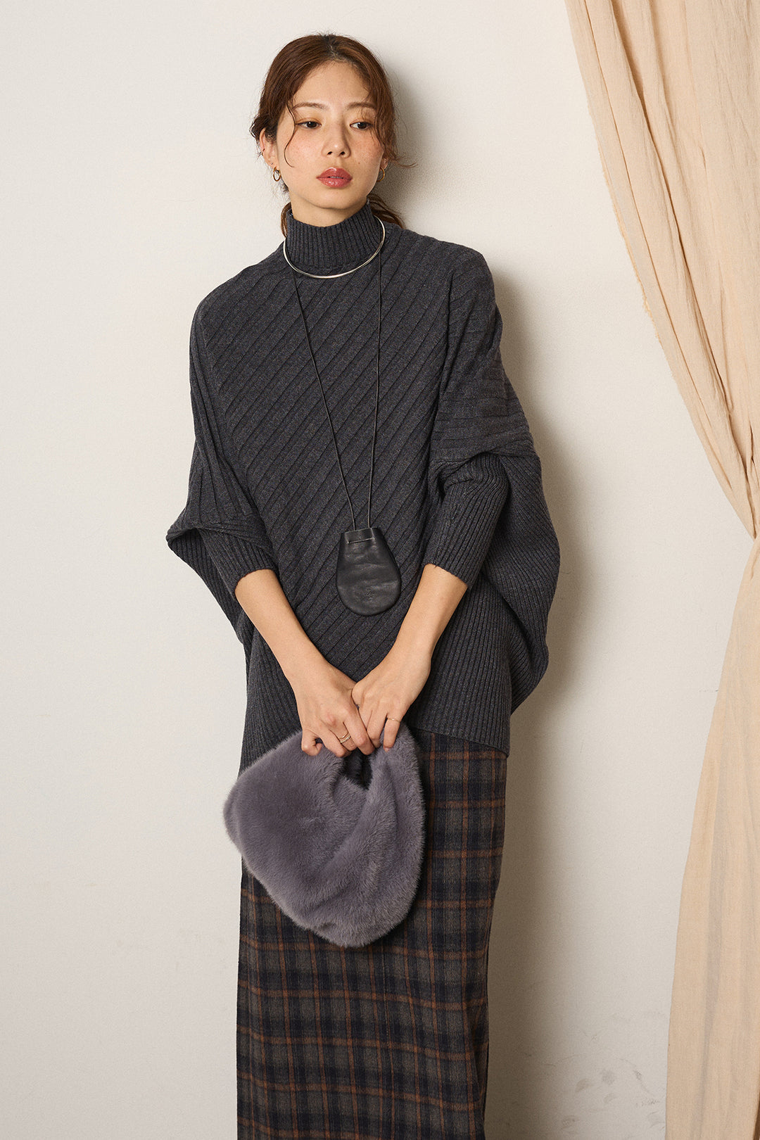 [SET]アシメデザインリブポンチョニットトップス+シャギーチェックストレートスカート(2set)