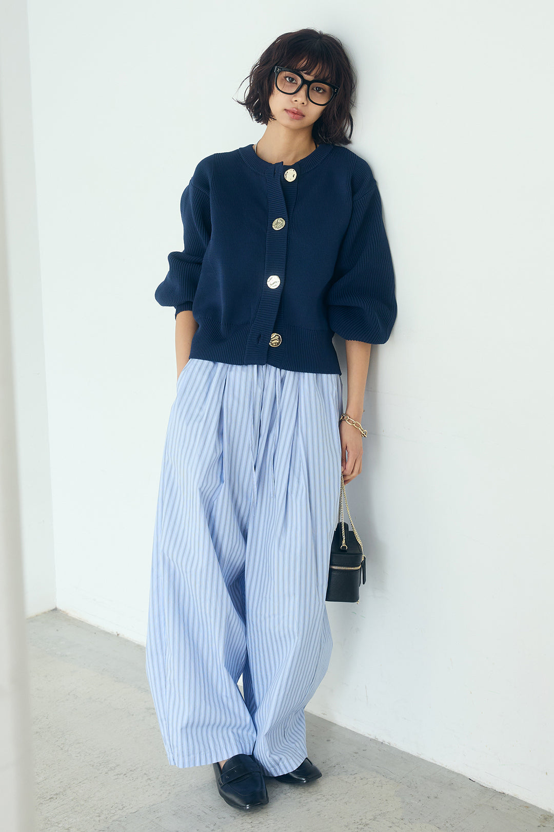 [SET]スポンディッシュBIGボタンクルーネックカーディガン+ランダムストライプタックギャザーパンツ(2set)