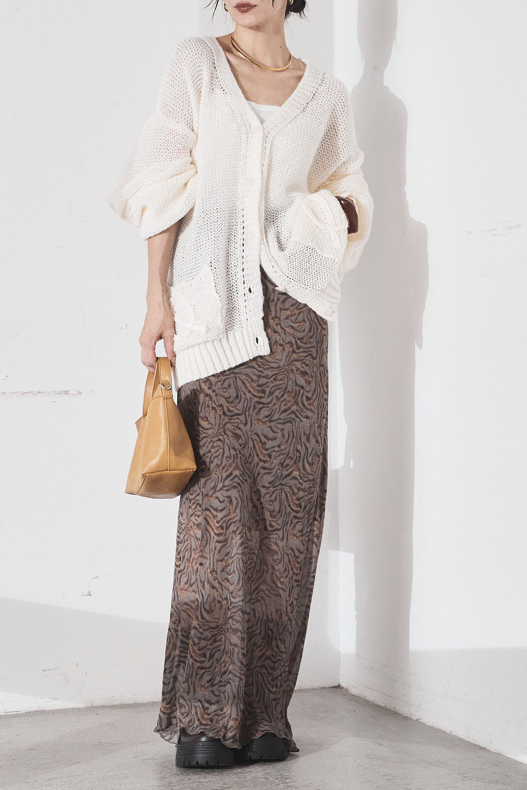 [SET]コード刺繍リラックスニットカーディガン+抽象柄ロングスカート(2set)