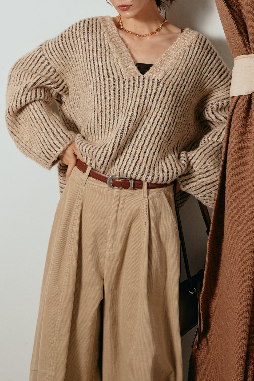 [SET]アルパカタッチ深Vニットトップス+タック入りコーデュロイワイドパンツ(2set)