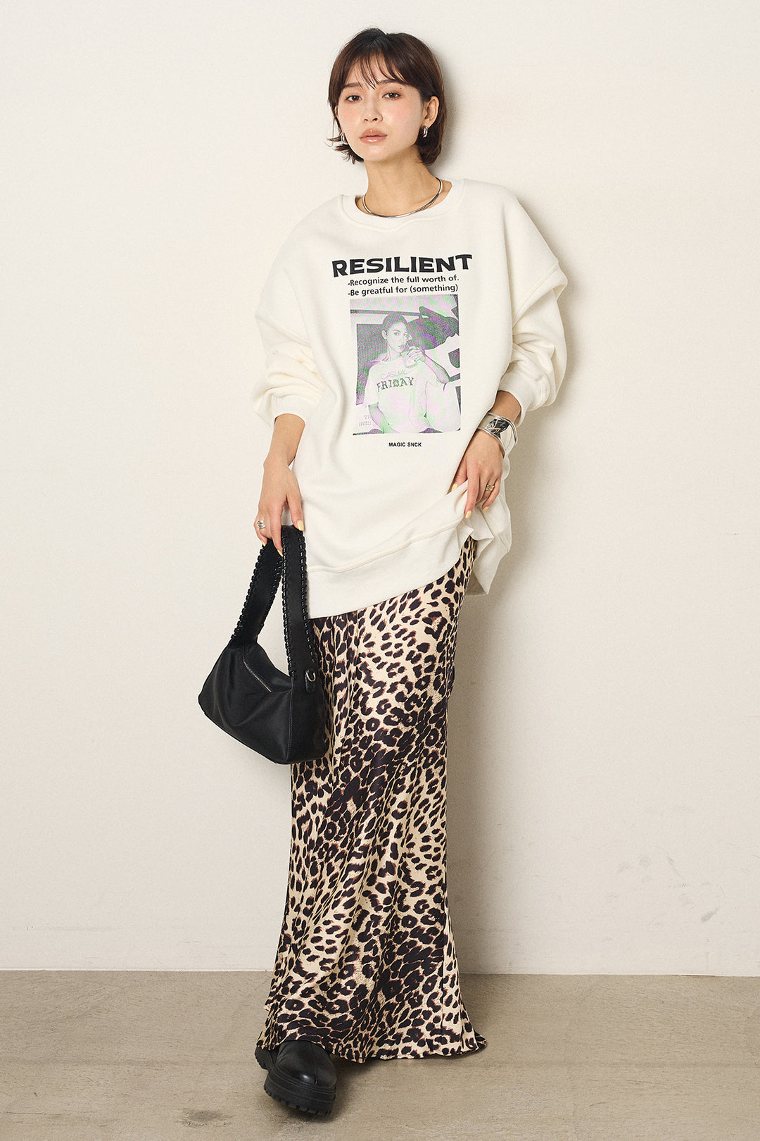 [SET]モノトーンプリントスウェット+レオパード柄サテンスカート(2set)