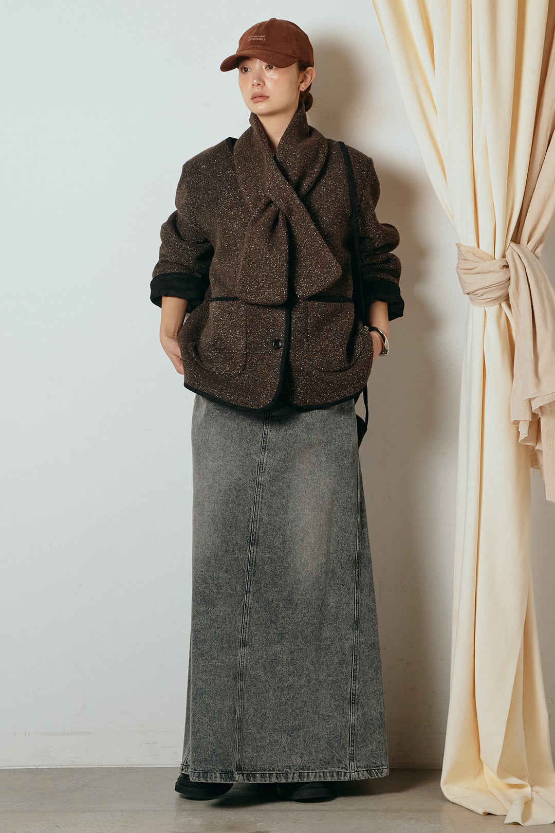 [SET]ノーカラーマフラーバッグ付きアウター+デニムロングフレアスカート(2set)