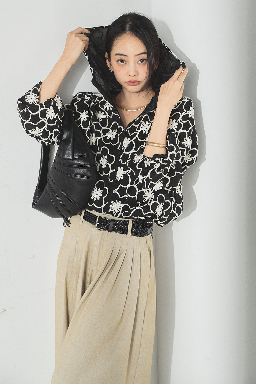 [SET]シアーフラワーフードブルゾン+編みベルト付きウエストタックワイドパンツ(2set)