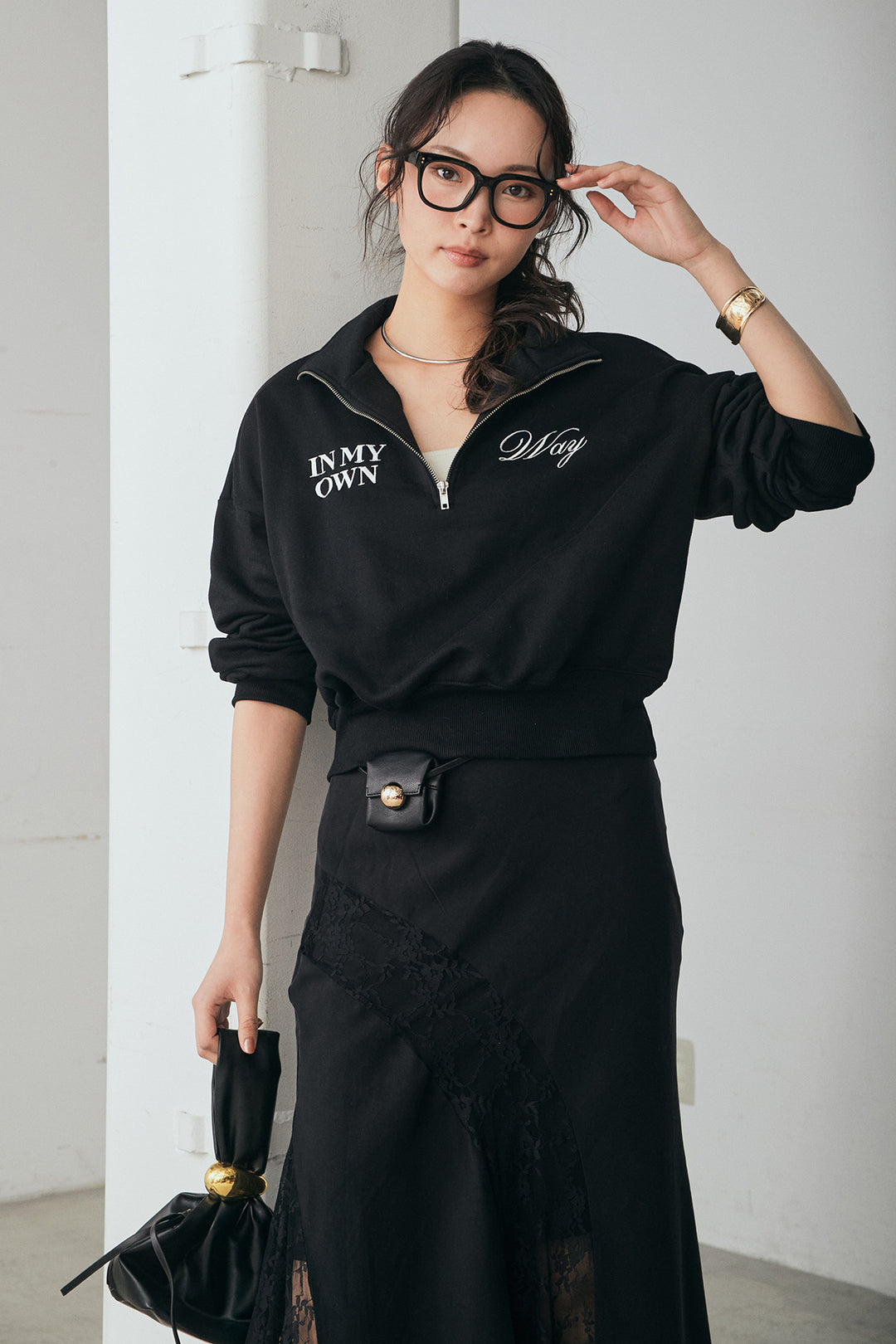 [SET]裏毛ロゴ刺繍ハーフZIPスウェット+刺繍レースデザインサテンスカート(2set)