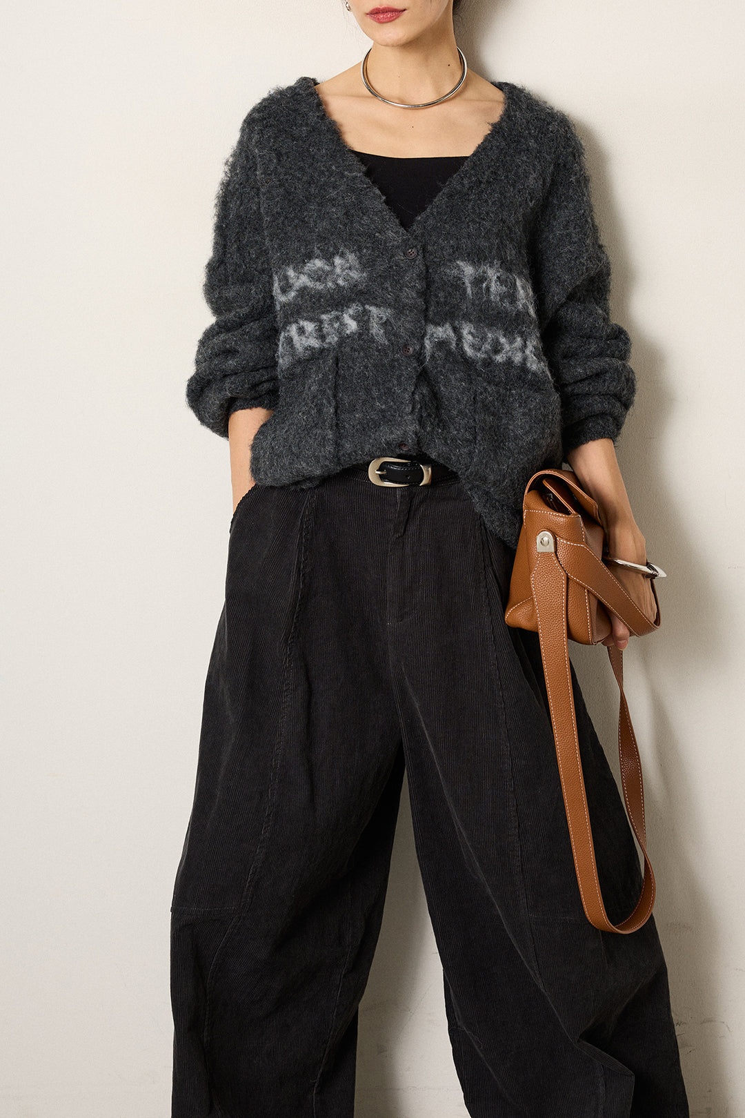 [SET]ウール混透かしロゴニットカーディガン+タック入りコーデュロイワイドパンツ(2set)