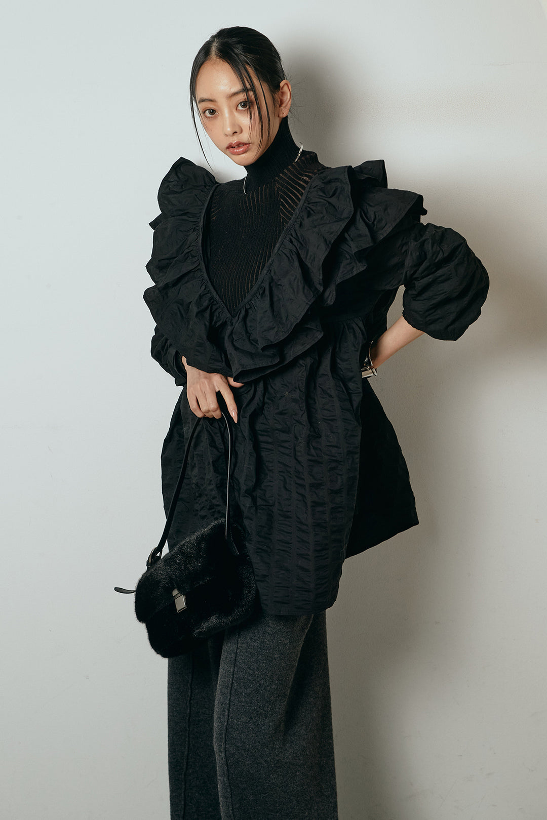 [SET]Vネックフリルカラーブラウス+リブニットシームレスタートルプルオーバー+センターラインニットパンツ(3set)