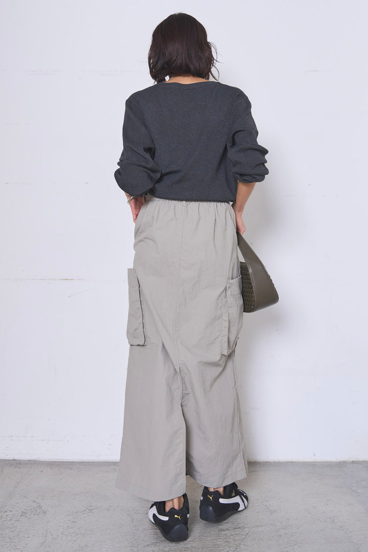 [SET]リサイクルポリニュアンス釦カーデ+撥水加工ナイロンスカート(2set)