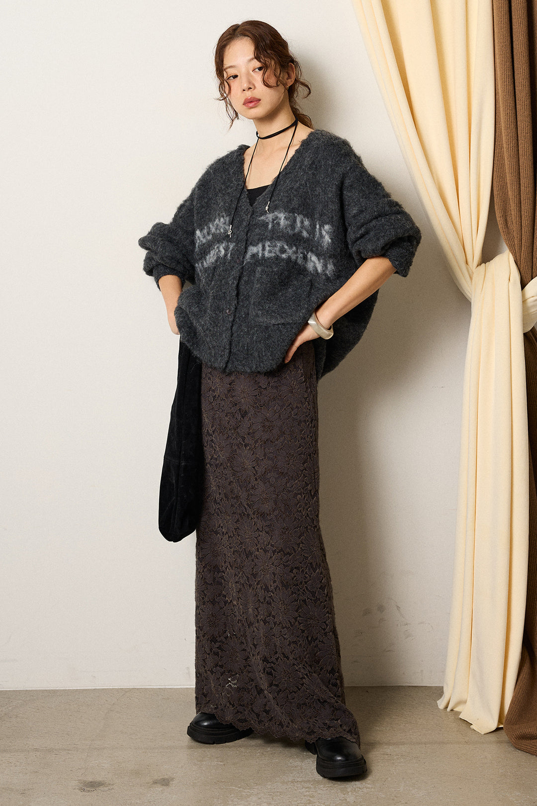 [SET]ウール混透かしロゴニットカーディガン+花柄刺繍ベロアフレアスカート(2set)