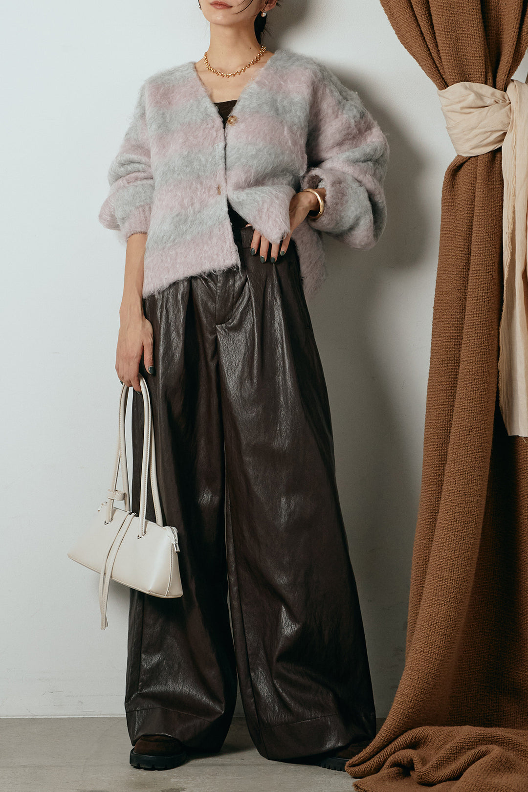 [SET]シャギーボーダー柄ニットカーディガン+ベルト付きレザーライクタックパンツ(2set)