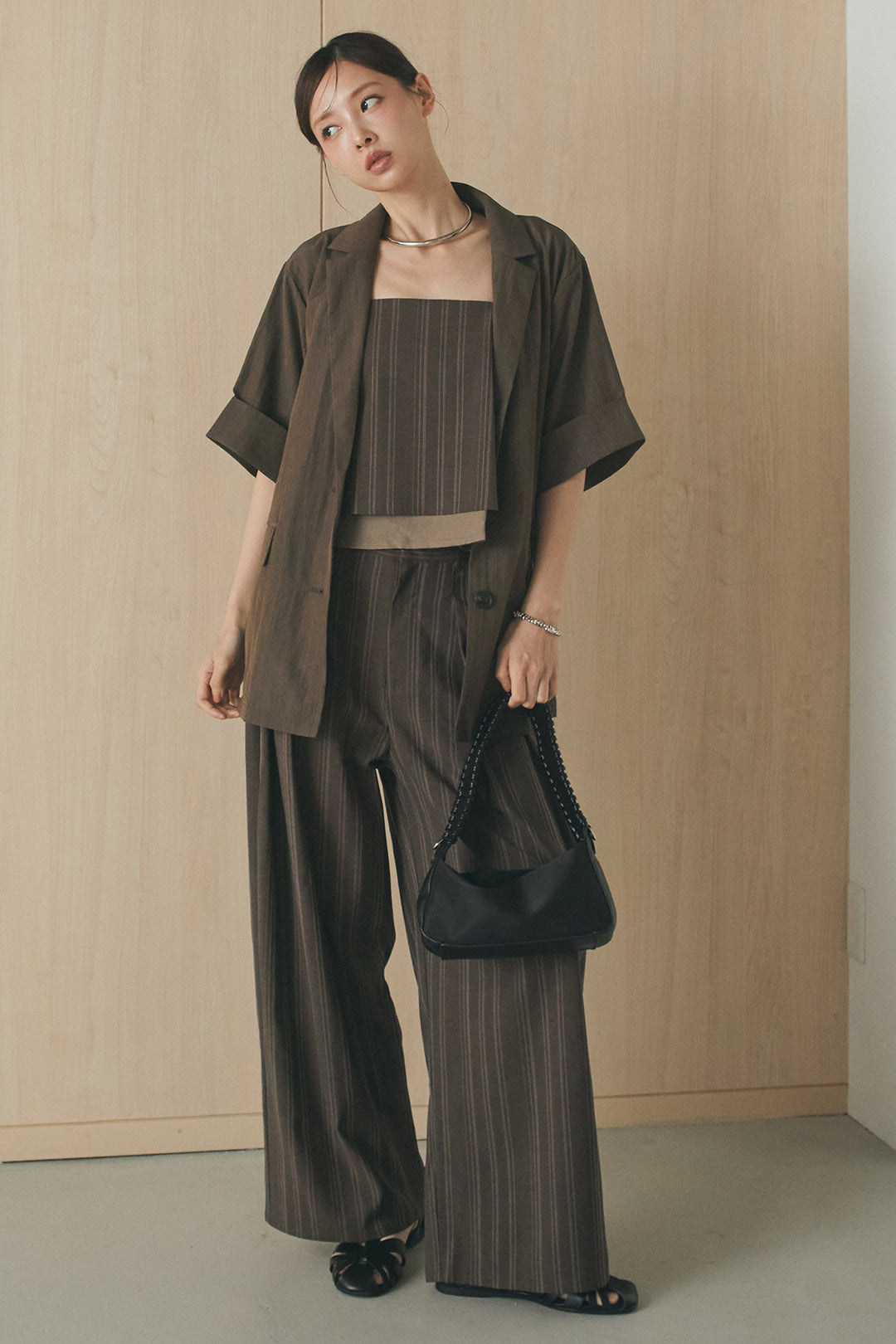 [SET]リネンライクテーラードハーフスリーブジャケット+リネンストライプタックワイドパンツ+リネンストライプレイヤードキャミ(3set)
