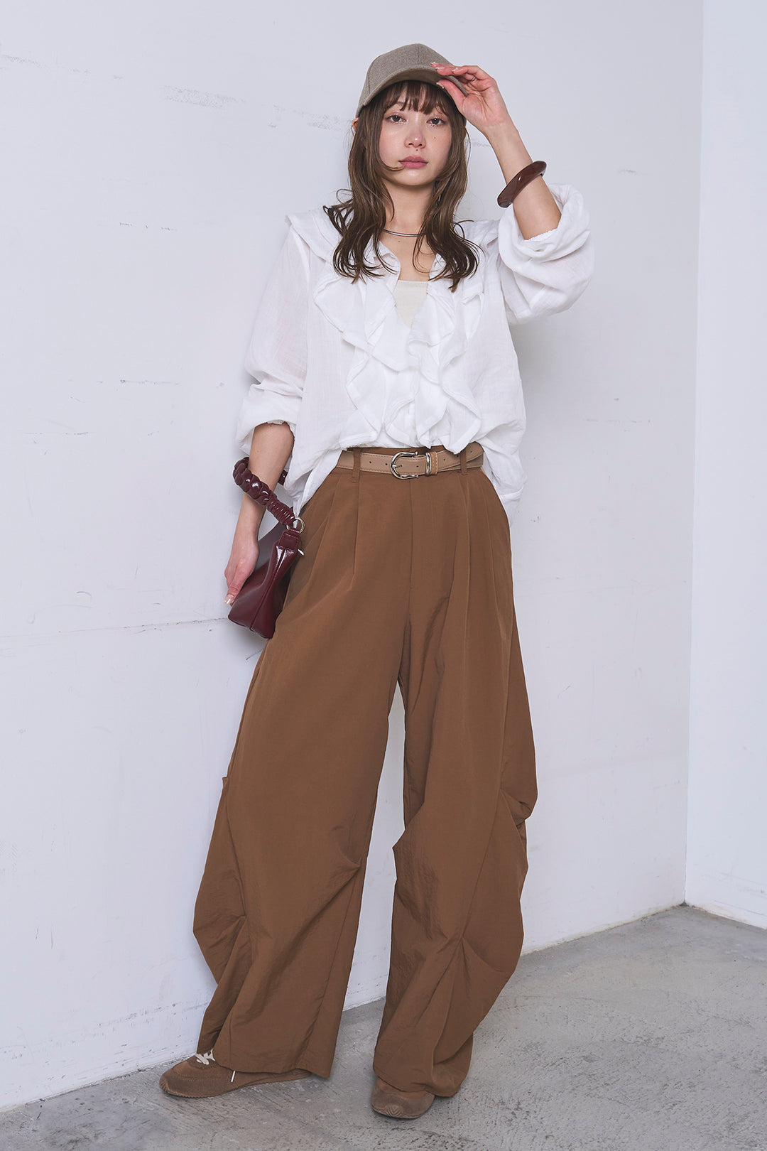 [SET]フリルボタンブラウス+ドライタフタタックバレルパンツ(2set)