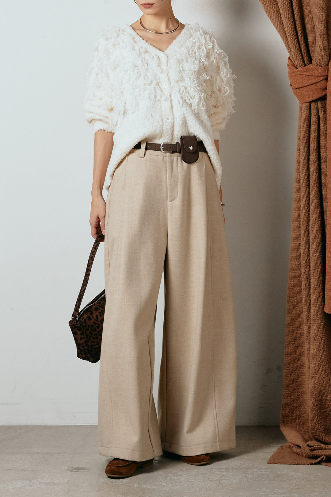 [SET]ループ編みVネックニットカーディガン+ポーチベルト付きカーブパンツ(2set)