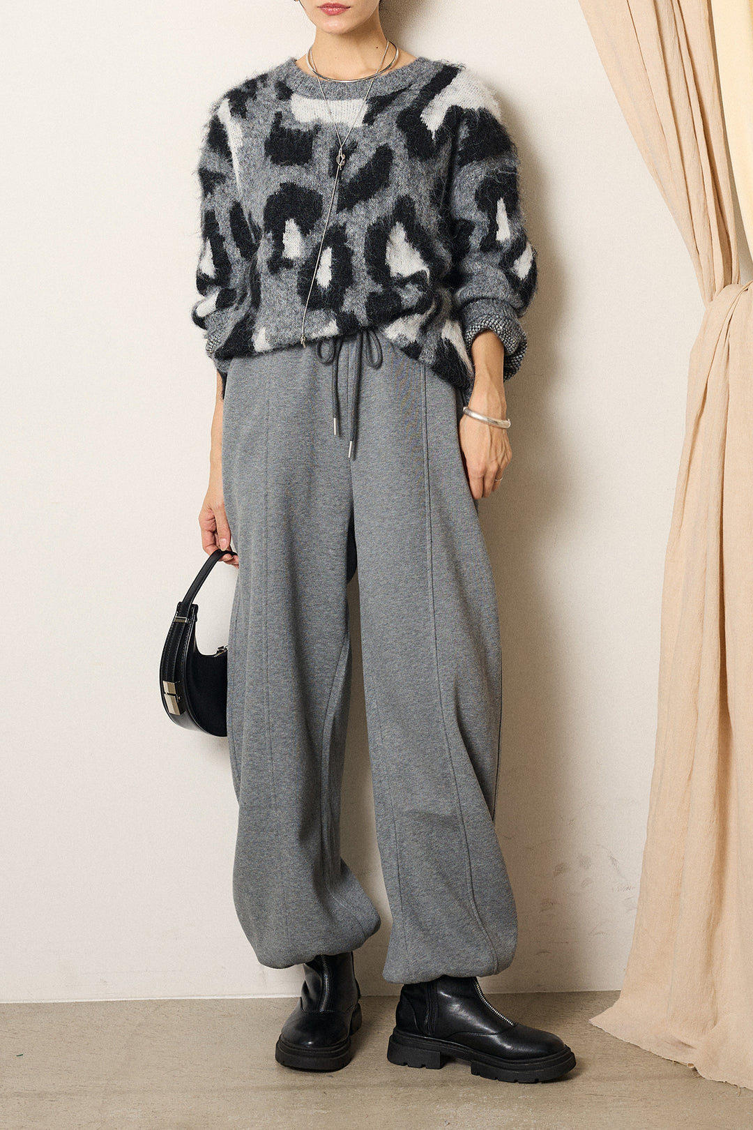 [SET]ルーズアニマルモヘアニットトップス+スウェットワイドカーブパンツ(2set)
