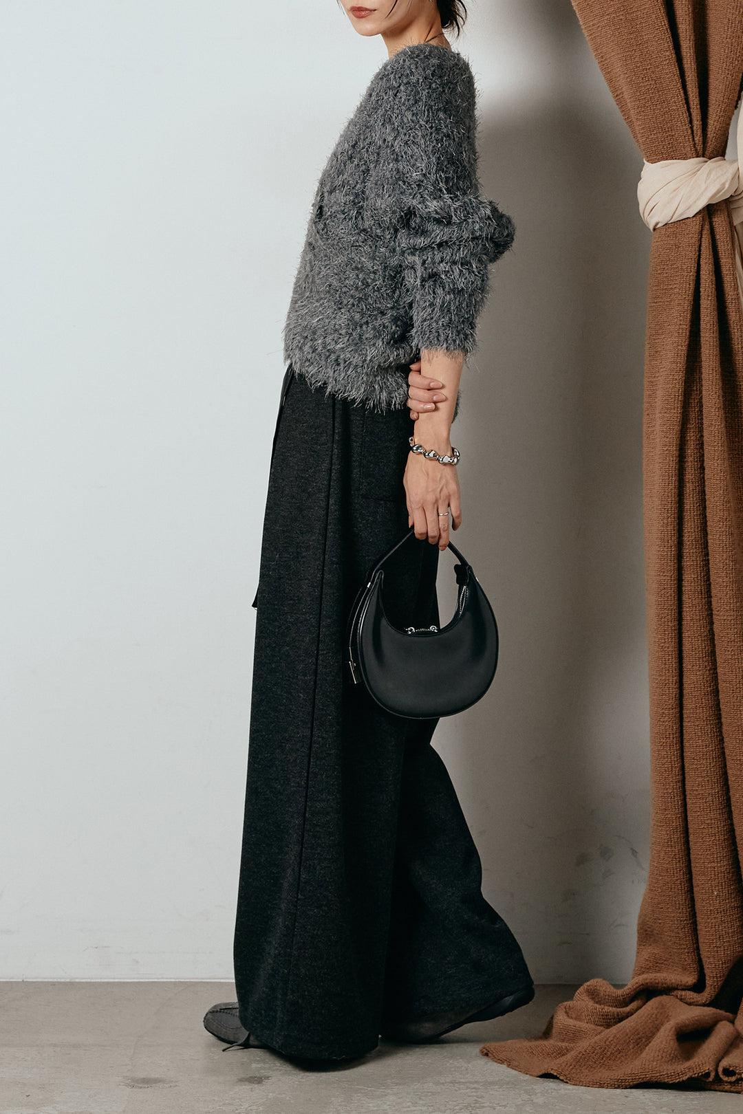 [SET]シャギークロスニットトップス+細ベルト付き起毛タックワイドパンツ(2set)