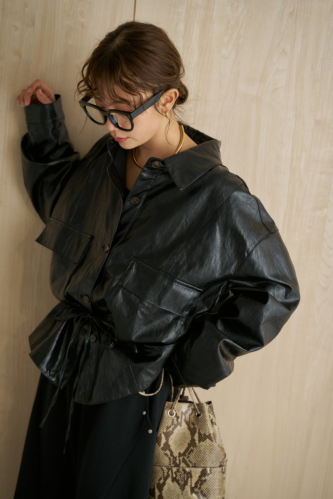 [SET]ワッシャー加工エコレザージャケット+スタッズ付きニーサイドタックスウェットパンツ(2set)