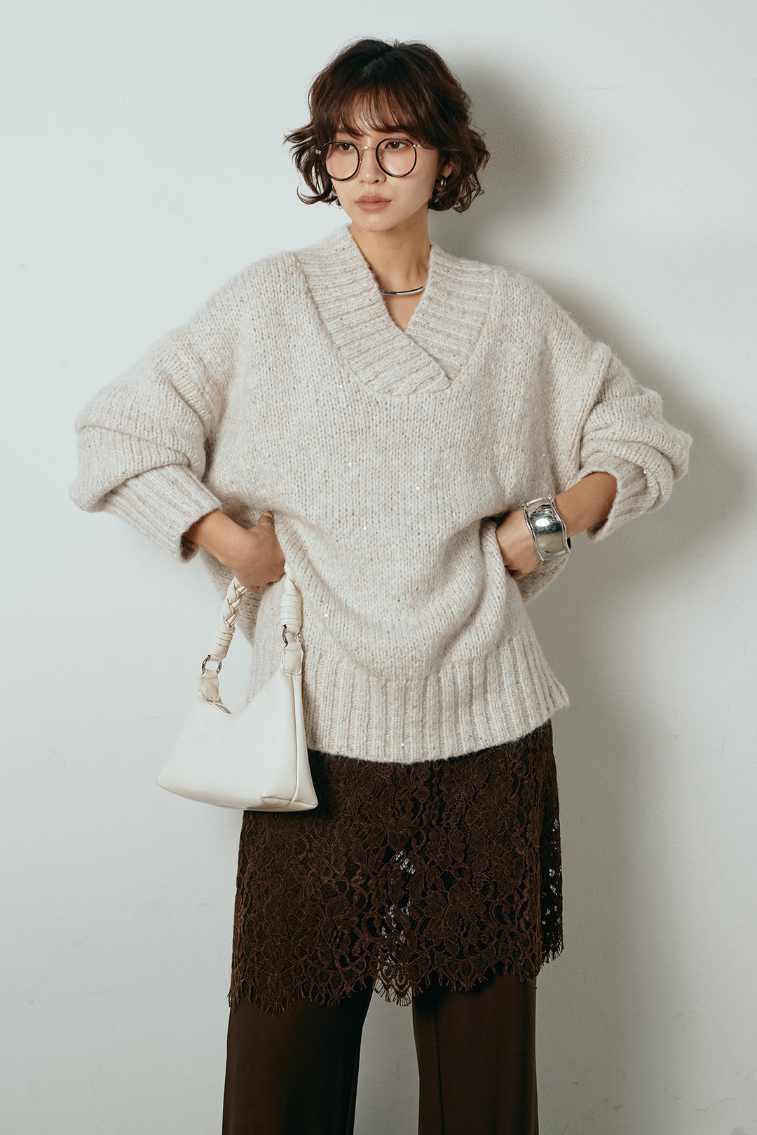 [SET]Vネックラメニットトップス+レース刺繍レイヤードフレアパンツ(2set)