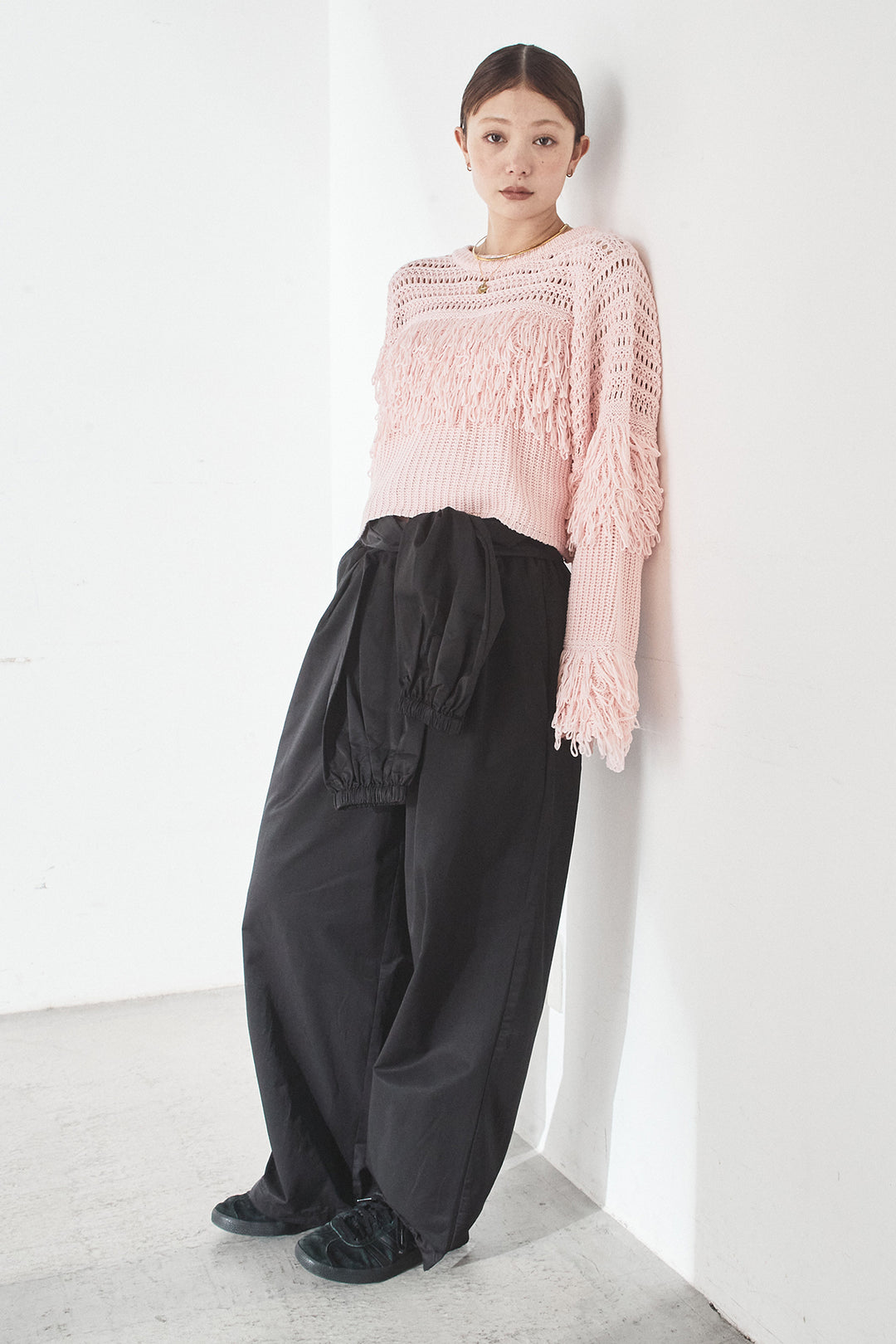 [SET]メッシュフリンジ切り替えプルオーバー+合繊ツイルスタンドウエスト巻きジョガーパンツ(2set)