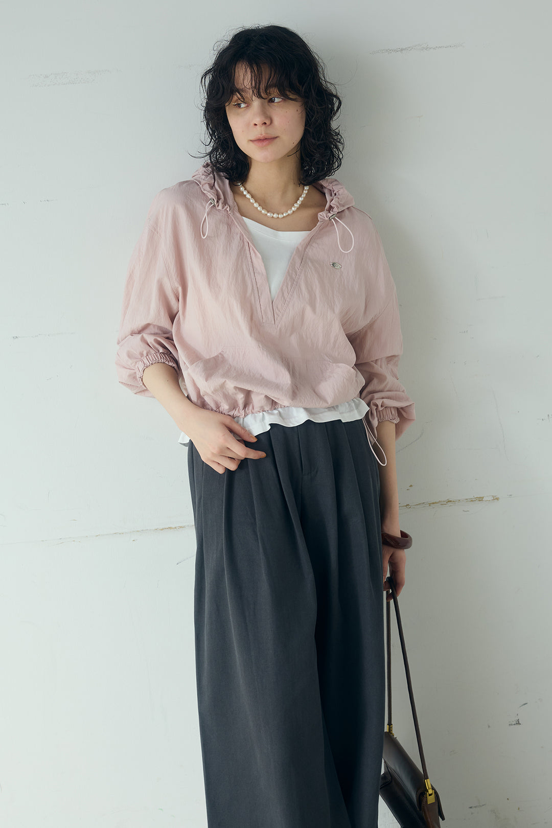 [SET]レイヤードデザインフーディートップス+サイド調整ベルトタックパンツ(2set)