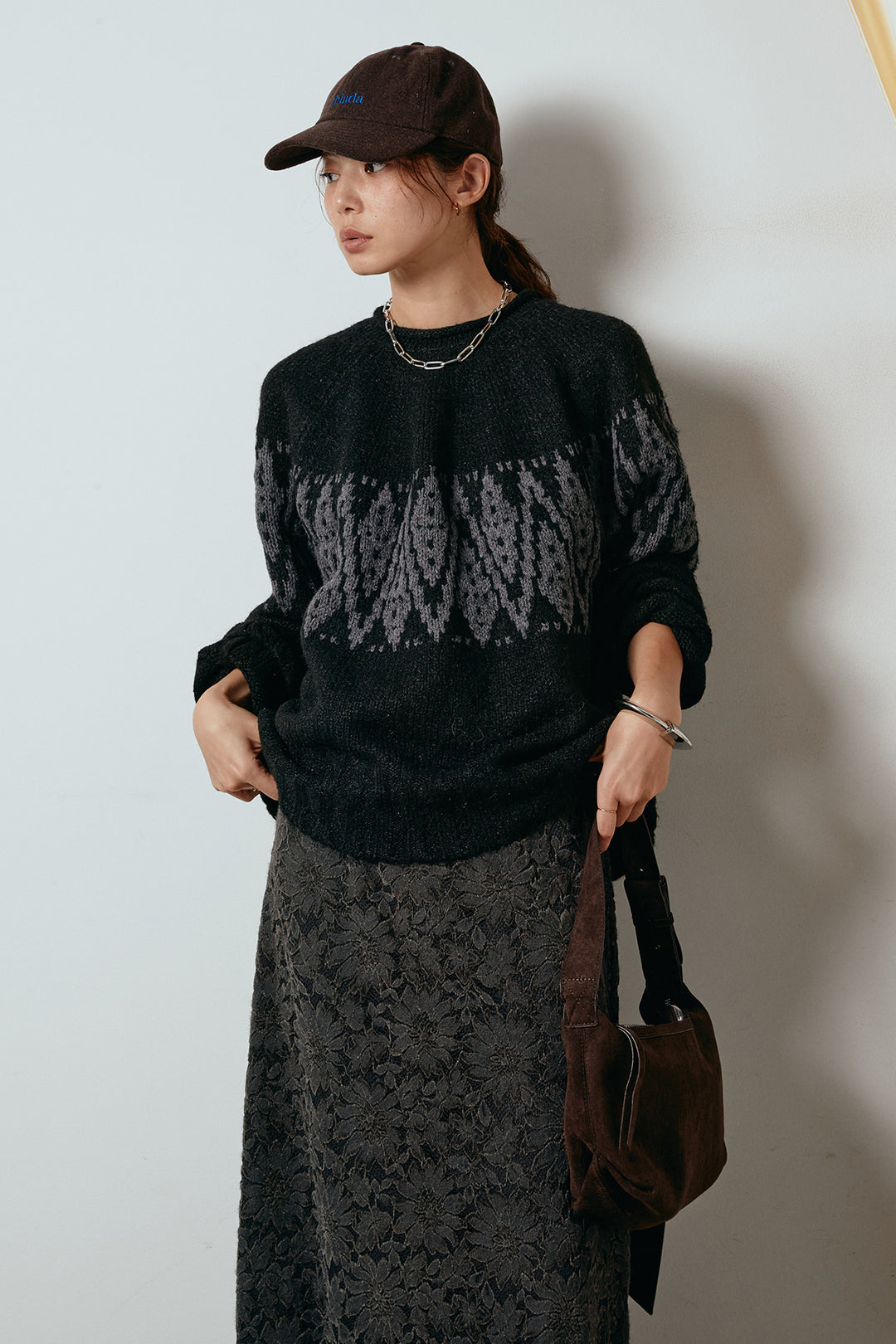 [SET]モノトーン柄ニットトップス+花柄刺繍ベロアフレアスカート(2set)