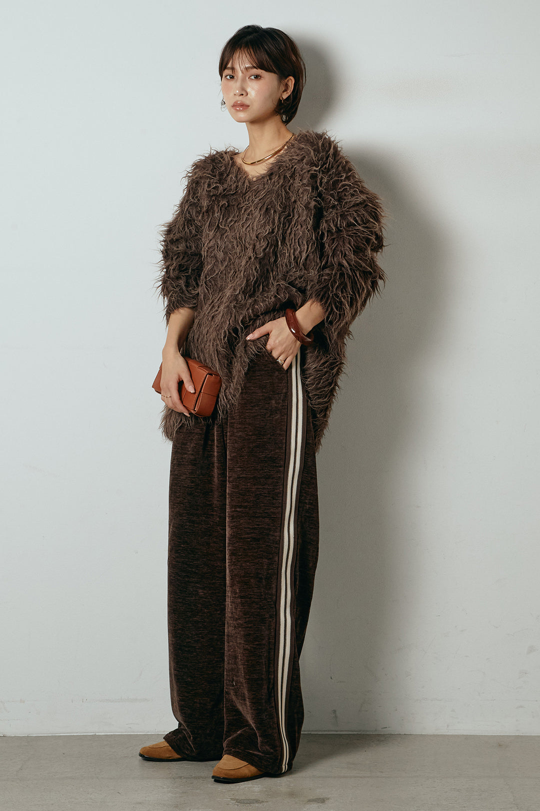 [SET]深Vネックシャギーニットトップス+リラックスサイドラインベロアワイドパンツ(2set)