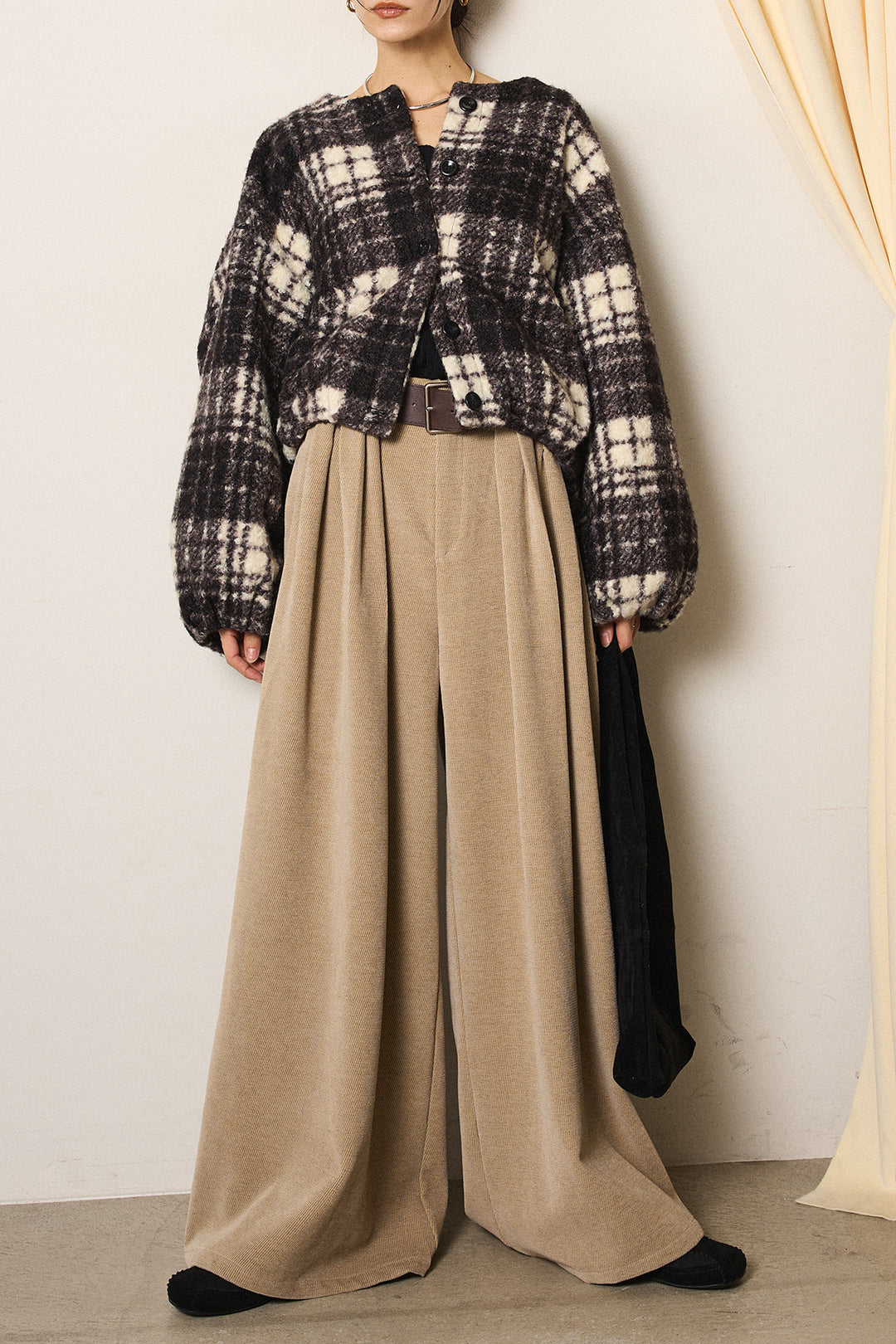 [SET]ノーカラーチェック柄ボアブルゾン+ベルトループコーデュロイワイドパンツ(2set)