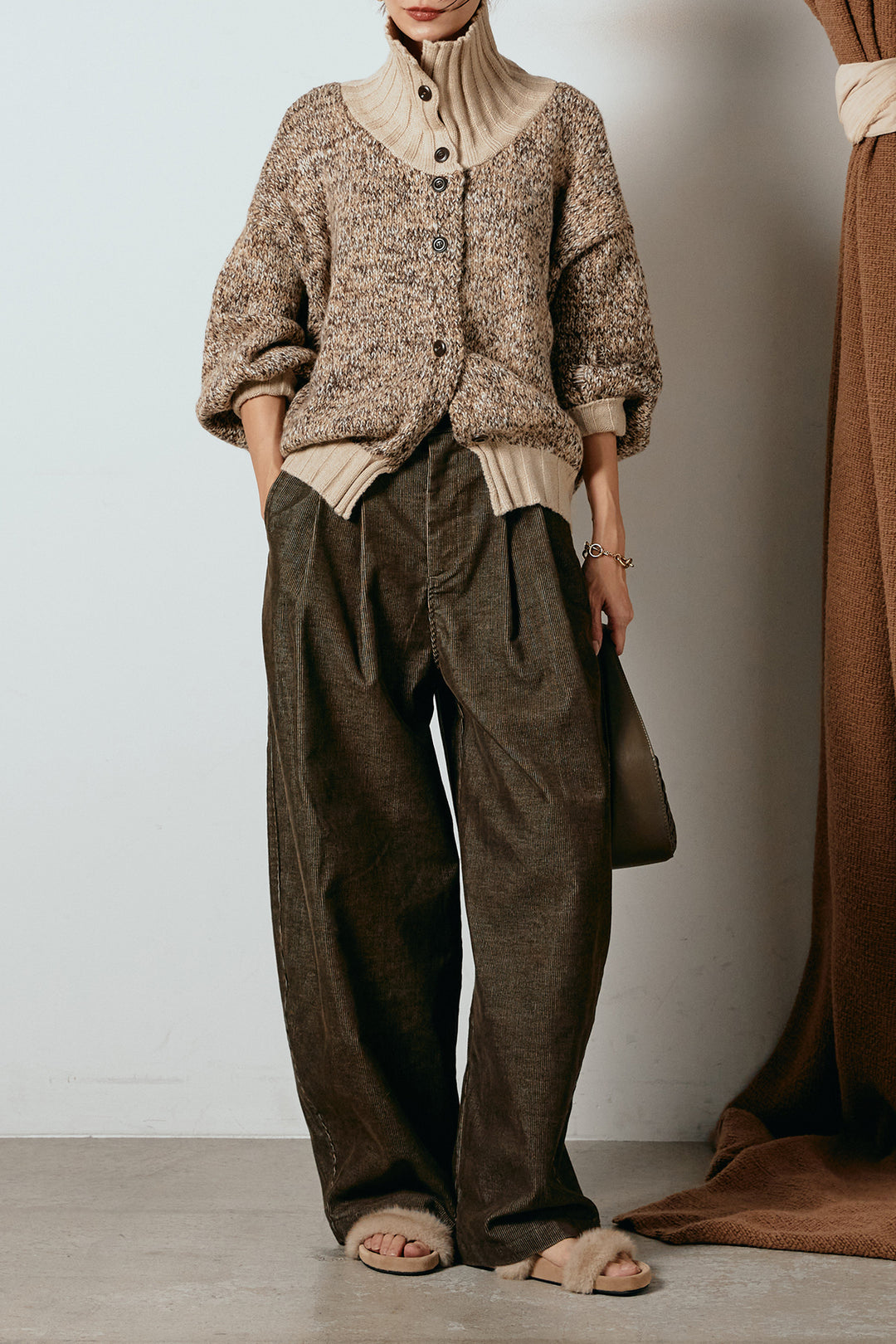 [SET]ハイネックミックスニットカーディガン+フロントタック入りコーデュロイパンツ(2set)