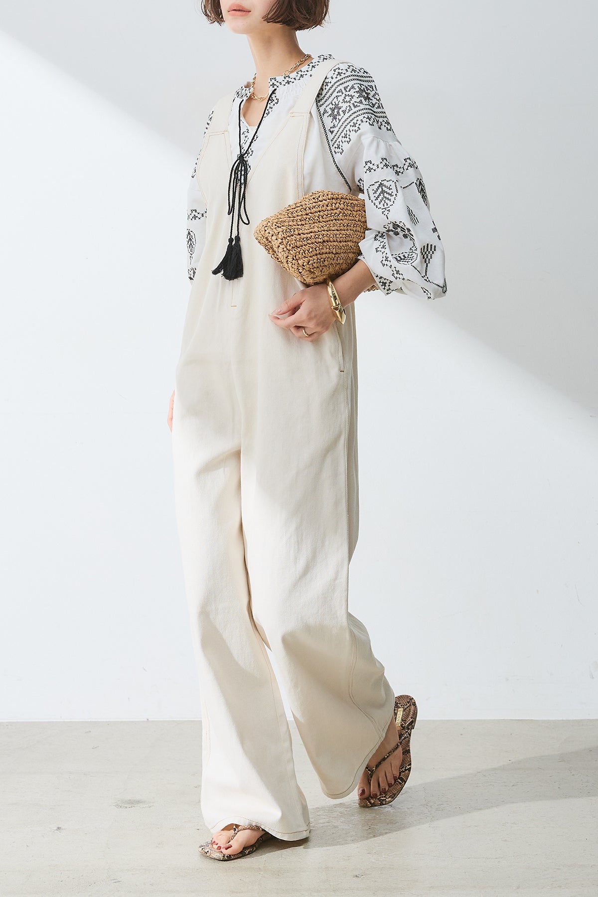 新品 ESICA デニムサロペット＋ブラウス SET]刺繍バルーンブラウス+デニムフロントジップVネック