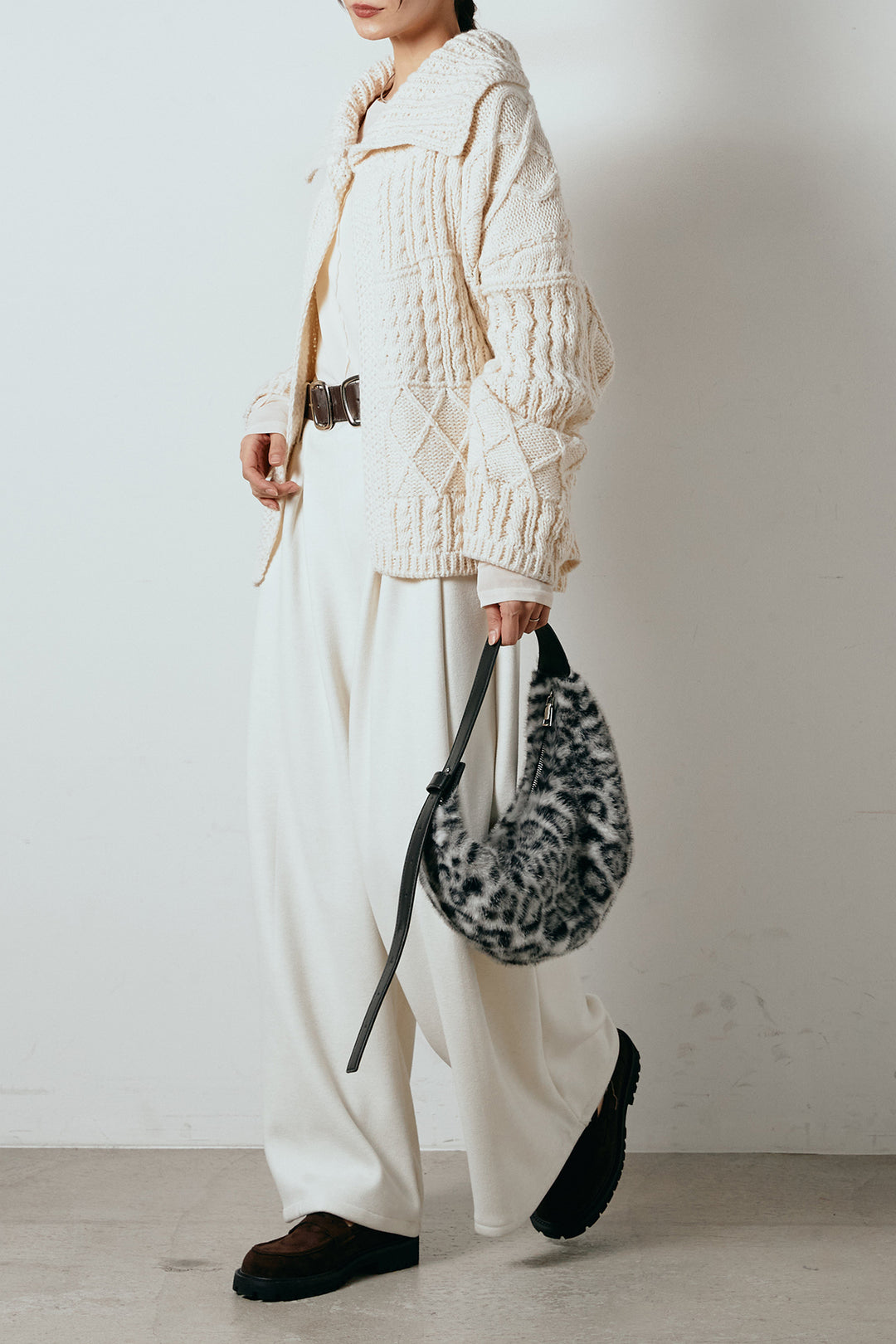 [SET]ビッグカラーケーブル編みニットトップス+2WAY袖コード刺繍クルーネックプルオーバー+フェイクレザー太ベルト付きタックワイドパンツ(3set)