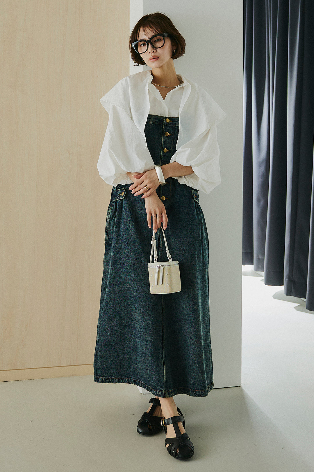 [SET]ケープカラーナイロンブラウス+配色ショルダーデニムサロペットスカート(2set)