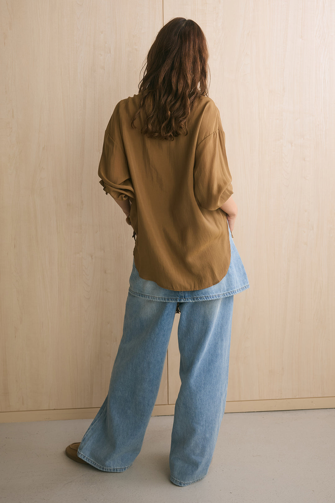 [SET]アシンメトリーネックデザインシャツ+レイヤードスカートデニムワイドパンツ(2set)