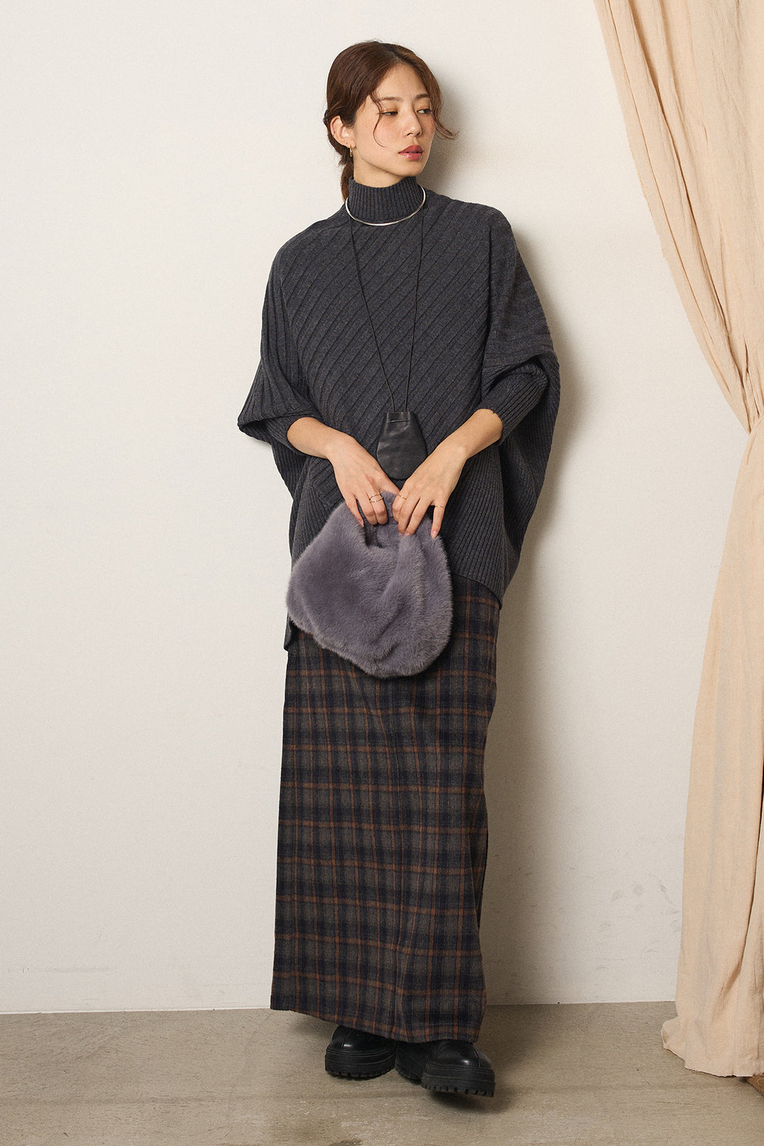 [SET]アシメデザインリブポンチョニットトップス+シャギーチェックストレートスカート(2set)