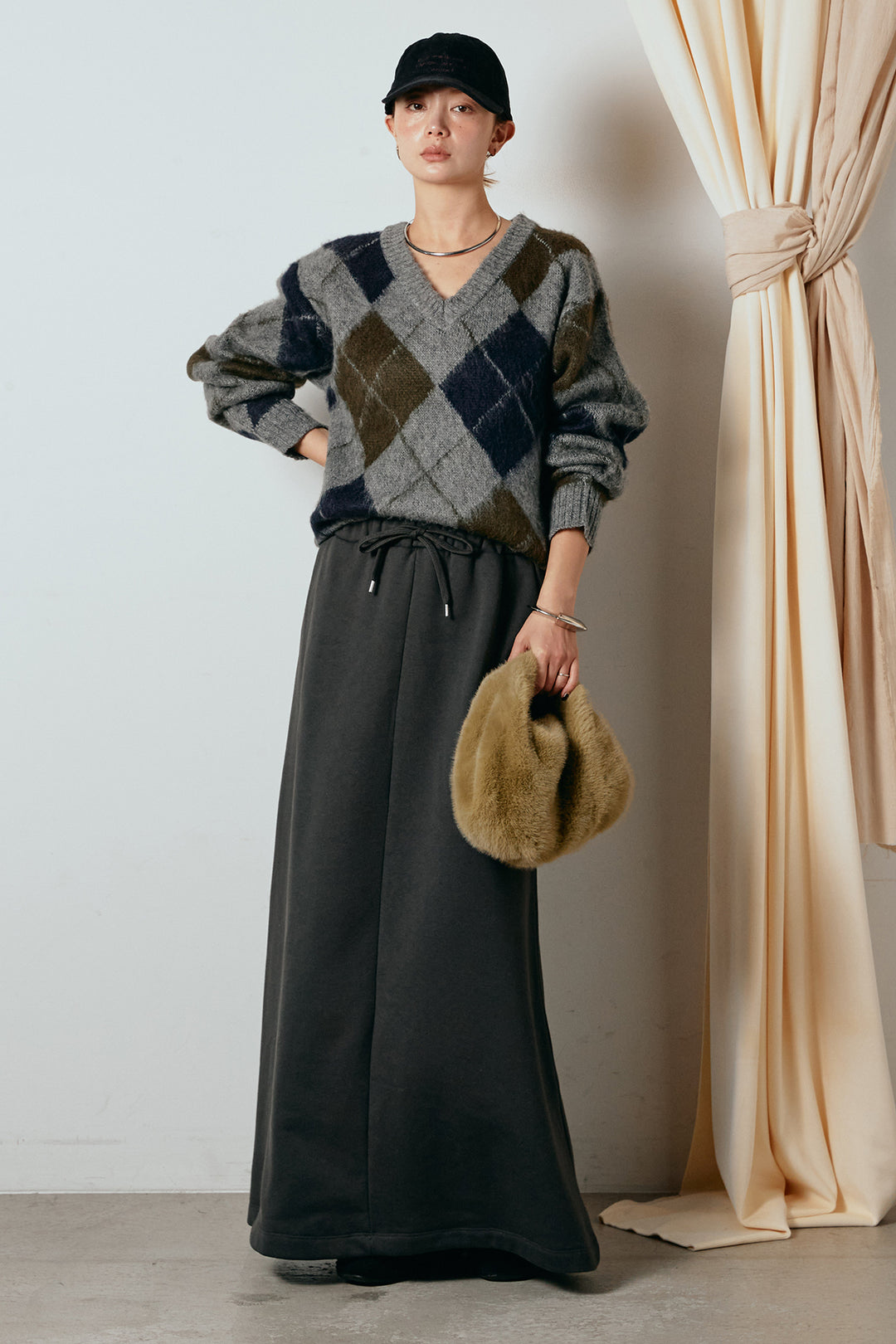[SET]アクリルモヘアアーガイルVネックプルオーバー+裏起毛スウェットロングマキシスカート(2set)