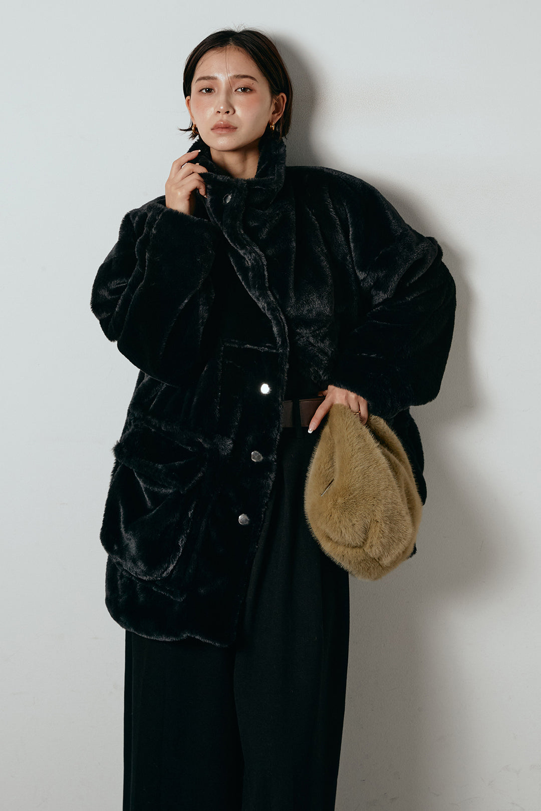 [SET]スタンドネックファーコート+フェイクレザー太ベルト付きタックワイドパンツ(2set)